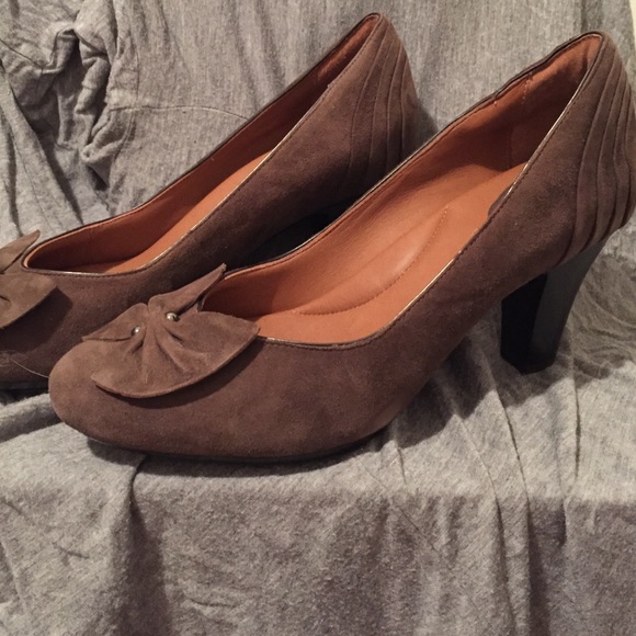 Clarks artisan heels