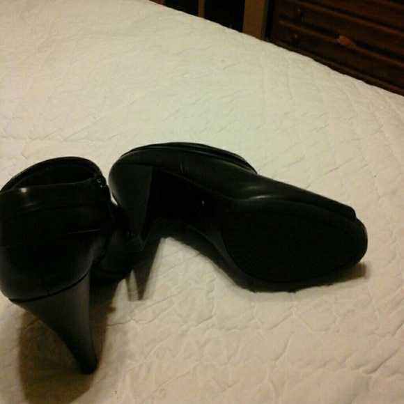 Black booties - Picture 4 of 4