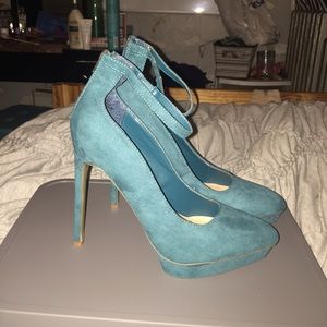 😍TEAL PUMPS😍