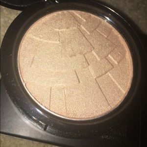 anastasia illuminator || starlight