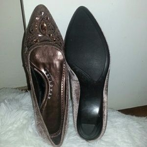 SOLD*SOLD KENNETHCOLE REACTION SZ 6.5 BRONZE FLATS