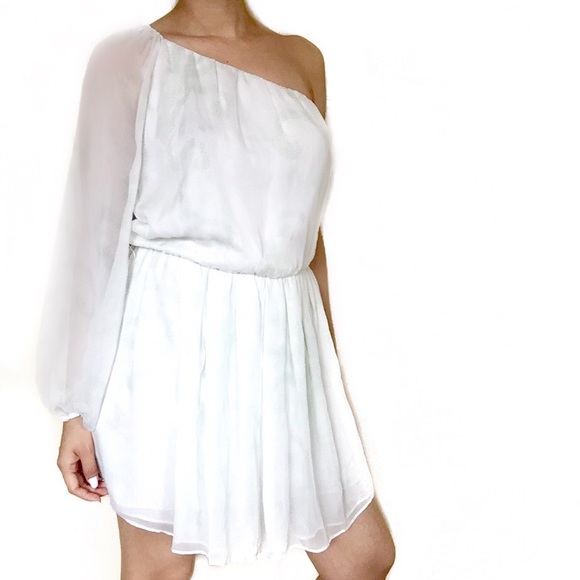 Alice + Olivia Dresses & Skirts - • Alice and Olivia • Whimsical Silk Dress