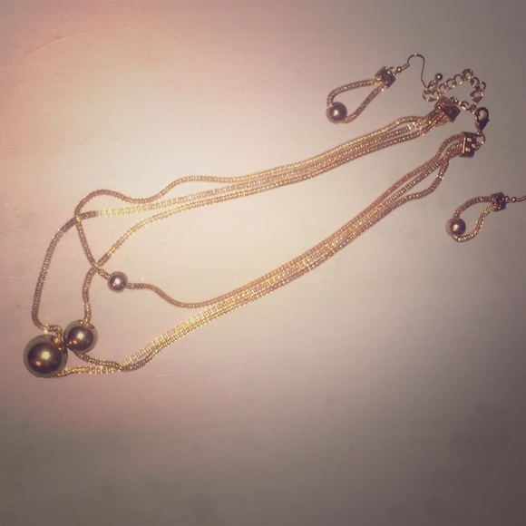 Gold statement necklace/earring set