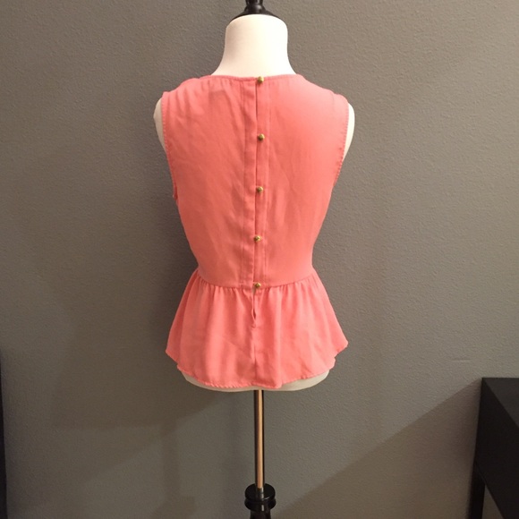 🔻NWOT Coral peplum top