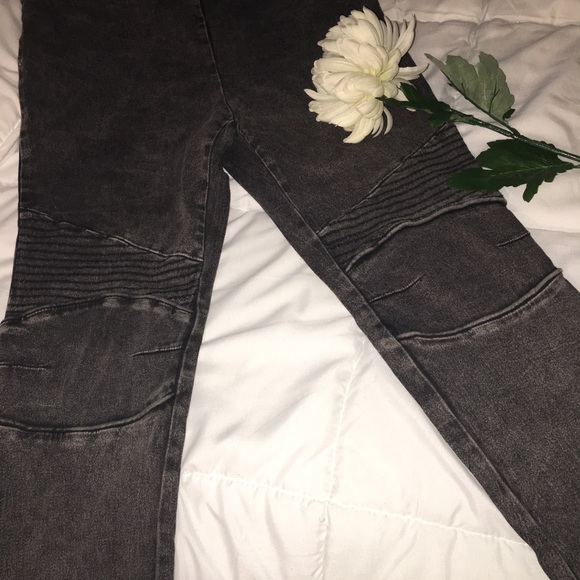 🆕 Forever 21 Acid Wash Moto Jeggings