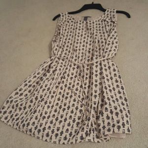 Pea in the Pod delicate and chic blouse