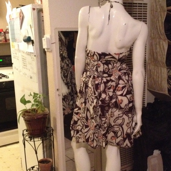 Beautiful Dress - Picture 2 of 4