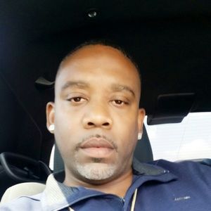 Meet your Posher, Derrick