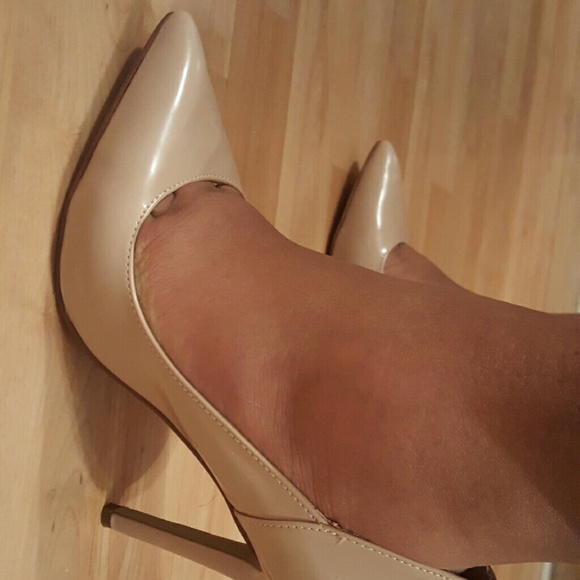 blush pointed toe Steve Madden heels . - Picture 2 of 4