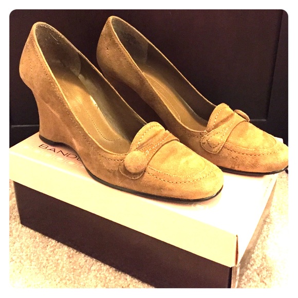 Bandolino Suede wedge pump, size 7.5