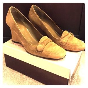 Bandolino Suede wedge pump, size 7.5