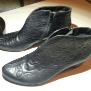 Nice, Picolinos made in Spain