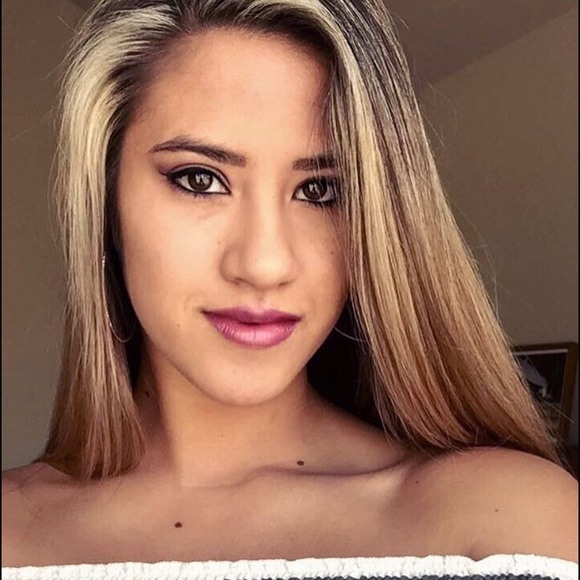 Meet your Posher, Erica - Picture 1 of 1