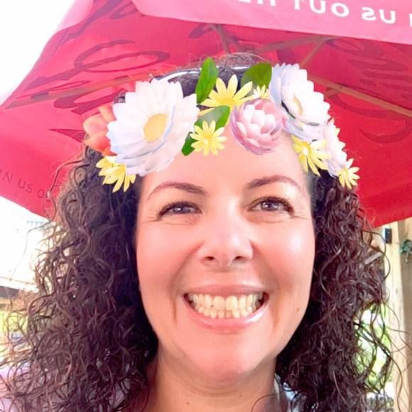 Meet your Posher, Deena