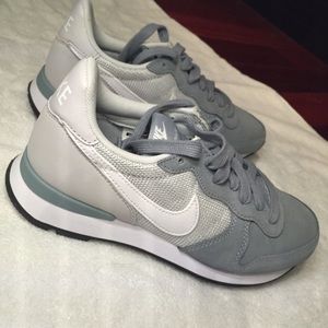 Nike internationalist