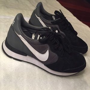 Nike internationalist