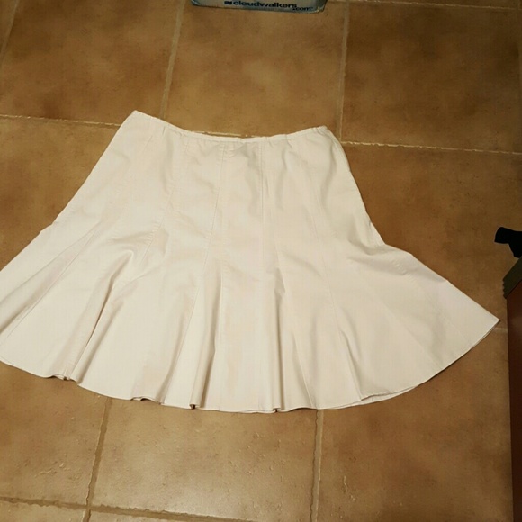 White trumpet skirt