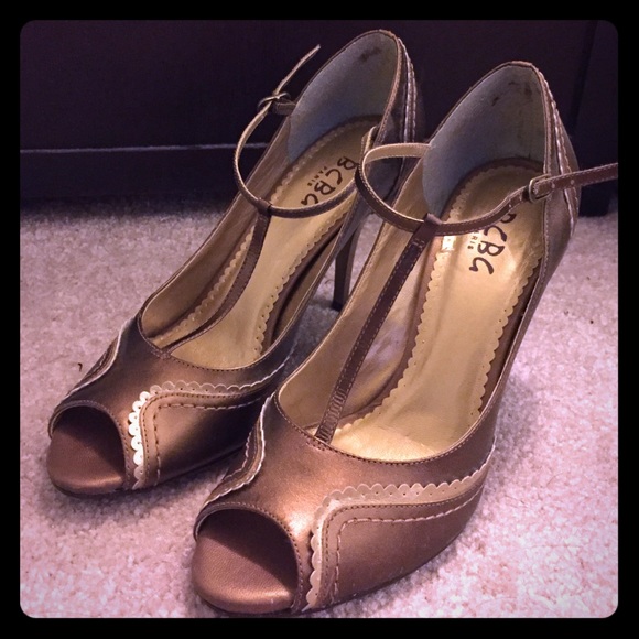 BCBG Paris Bronze open toe, t-strap pump