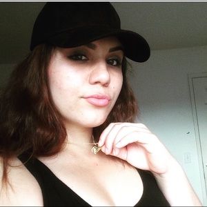 Meet your Posher, Makayla