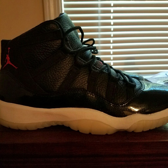 Boys Jordan's 11
