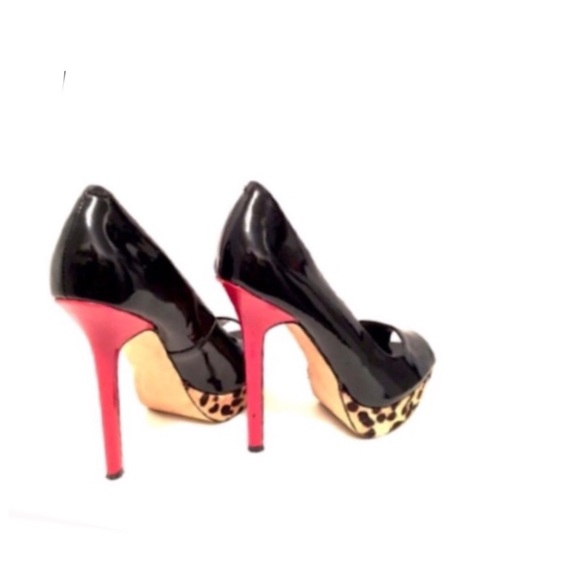 Steve Madden Shoes - Steve Madden Leopard / Cheetah Print Peep Toe Heel