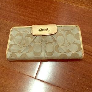 Coach wallet ❤️