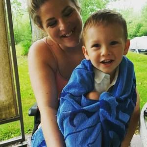 Meet your Posher, Courtney