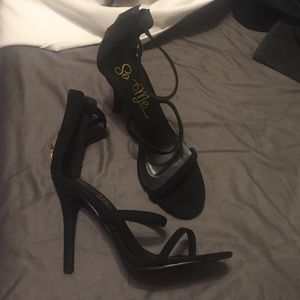 Scrappy black heels