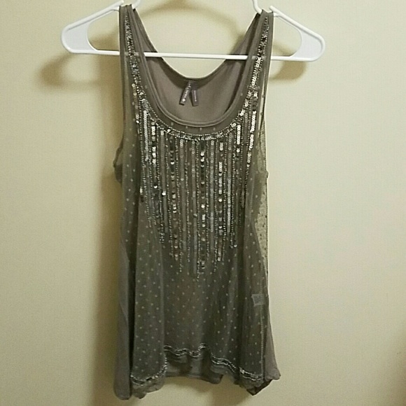 NEVER WORN Cute sequined top