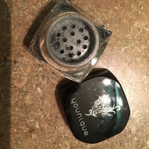 "Fiesty" Younique eyeshadow