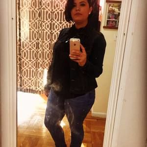 Meet your Posher, Evelyn