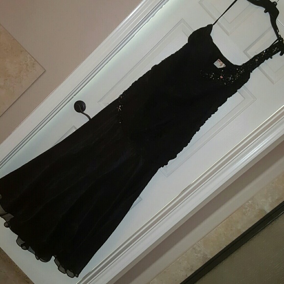 Black sequined Gala dress worn only once for 4hrs