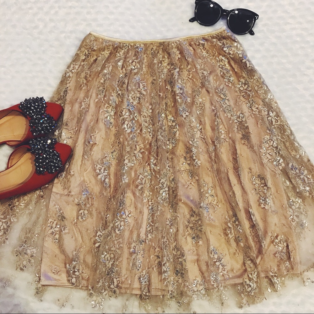 ❌SOLD❌ NWOT Arden B - Gold and Silver Skirt