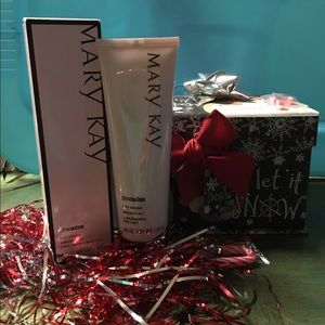 Mary Kay 3 in 1 Cleanser Combination/Oily