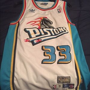 Pistons jersey