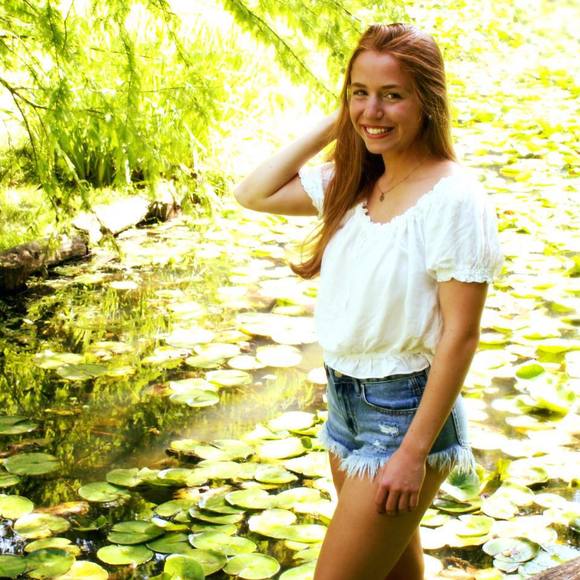 Meet your Posher, Cece