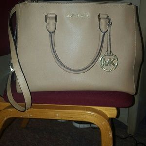 Large cross body purse MK