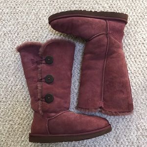 purple uggs with buttons purple uggs with buttons