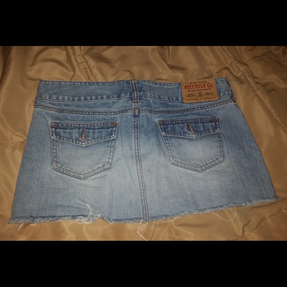 **SOLD**Hollister Jean mini skirt. Excellent condition! - Picture 2 of 3