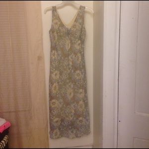 ‼️ Dress Barn dress with a great bargain ‼️