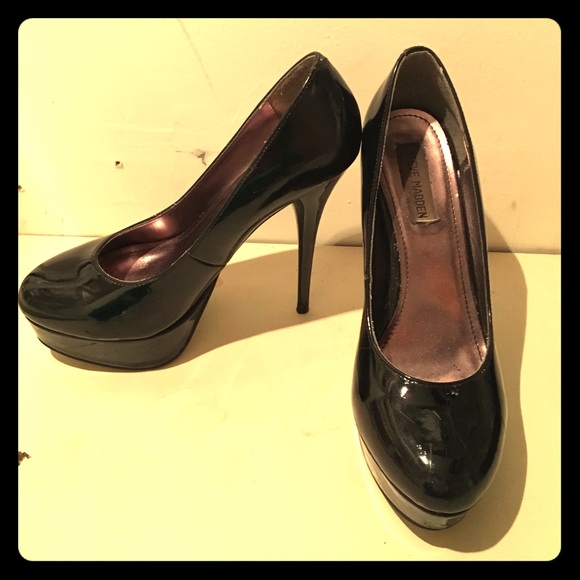 FREE w purchase women Black stiletto high heels 👠