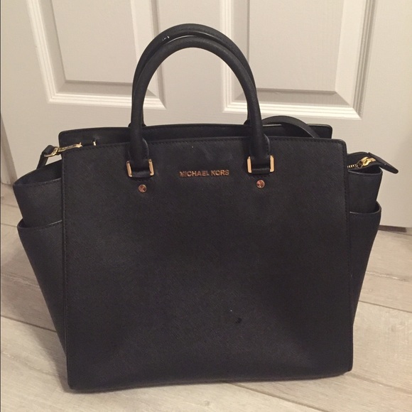 Michael Kors Selma Black Leather bag
