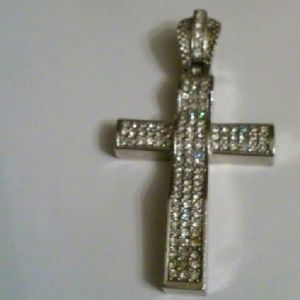 MEN'S CROSS PENDANT