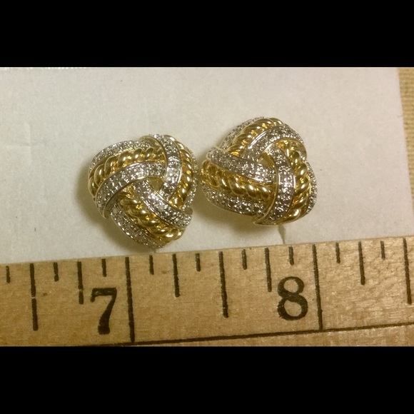 Stud earrings decorated with Diamonds - Picture 2 of 3