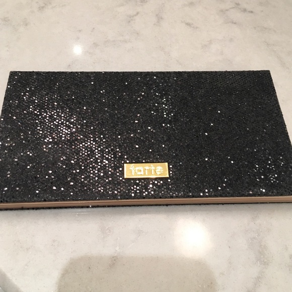 Limited edition Tarte Amazonian clay blush palette