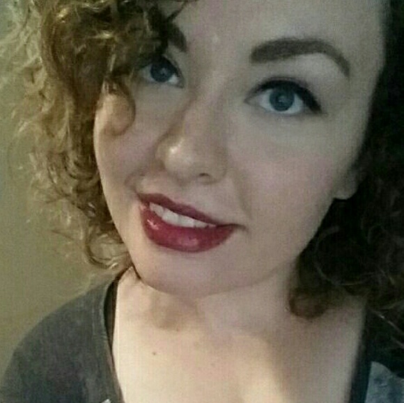 Meet your Posher, Whitney - Picture 1 of 1