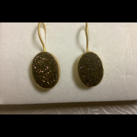 Druzy  Matt look Earrings - Picture 2 of 3