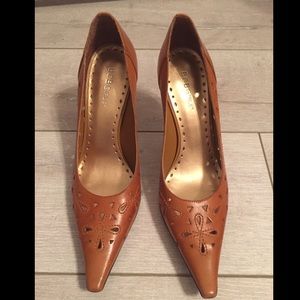 BCBG heels 9.5 new in box