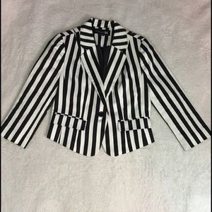 White and black stripe blazer