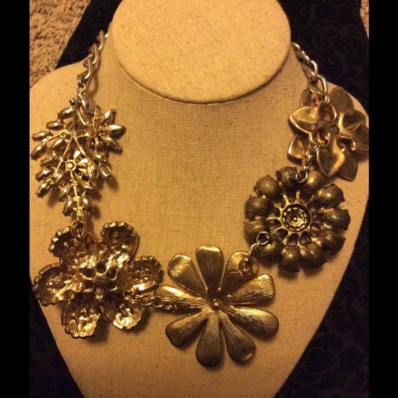 Sequin NY Brand "Nude" Rhinestone Floral Necklace - Picture 4 of 4